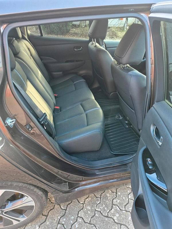 Gebraucht Nissan Leaf 360º 89 kW (122 PS) 2019 Braun Kleinwagen