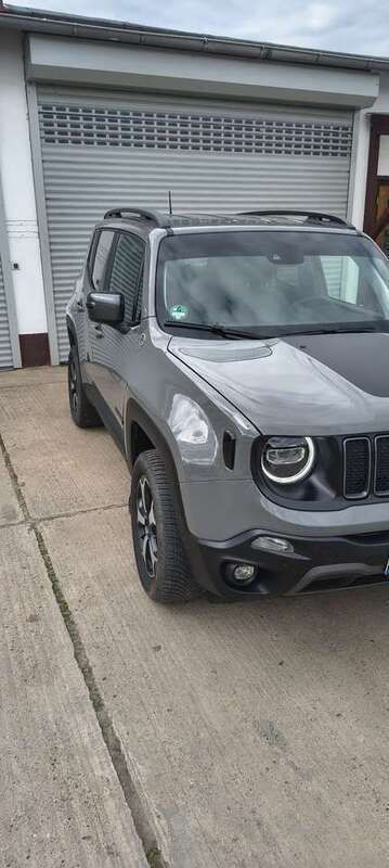 Grau Gebraucht 2022 Jeep Renegade Trailhawk SUV | 22.990 € (Superpreis) - Bild 1/4