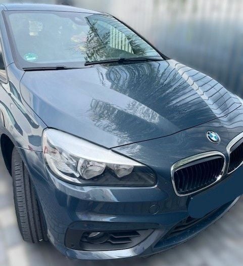 Grau Gebraucht 2017 BMW 216 Active Tourer Advantage Van / Kleinbus | 14.400 € (Fairer Preis) - Bild 1/4