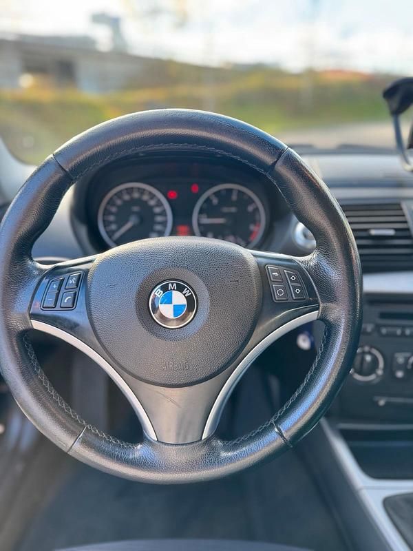 Gebraucht BMW 118 143 PS (105 kW) 2008 Schwarz Kleinwagen