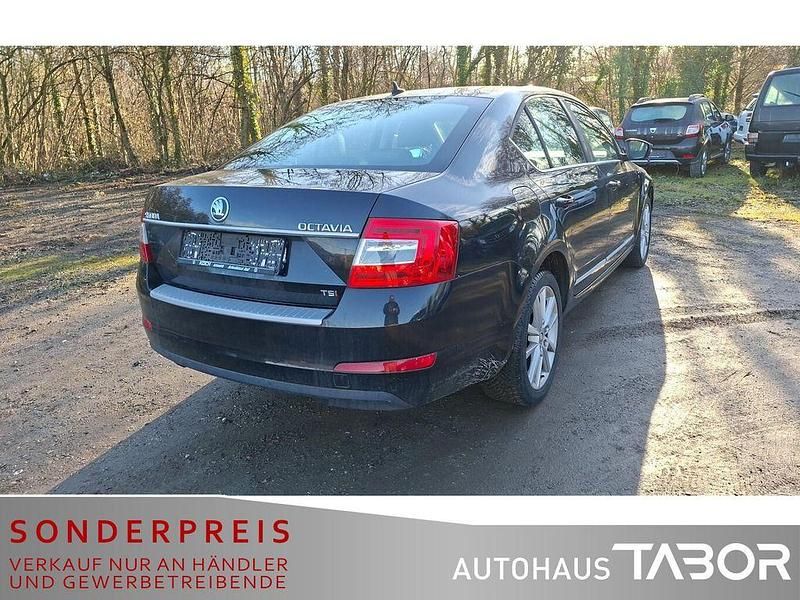 Gebraucht Skoda Octavia Elegance 140 PS (102 kW) 2013 Schwarzmagic perleffekt Limousine