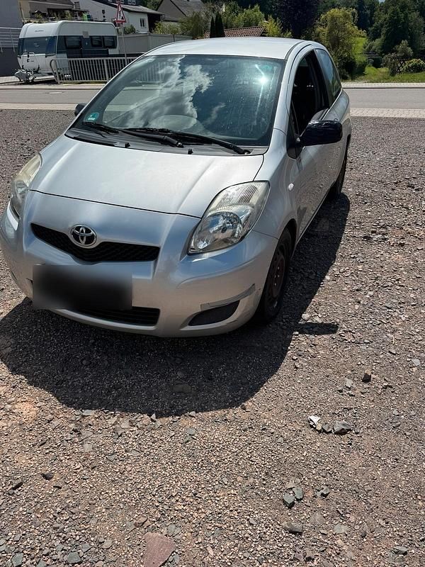Gebraucht Toyota Yaris 2010 Grau Kleinwagen