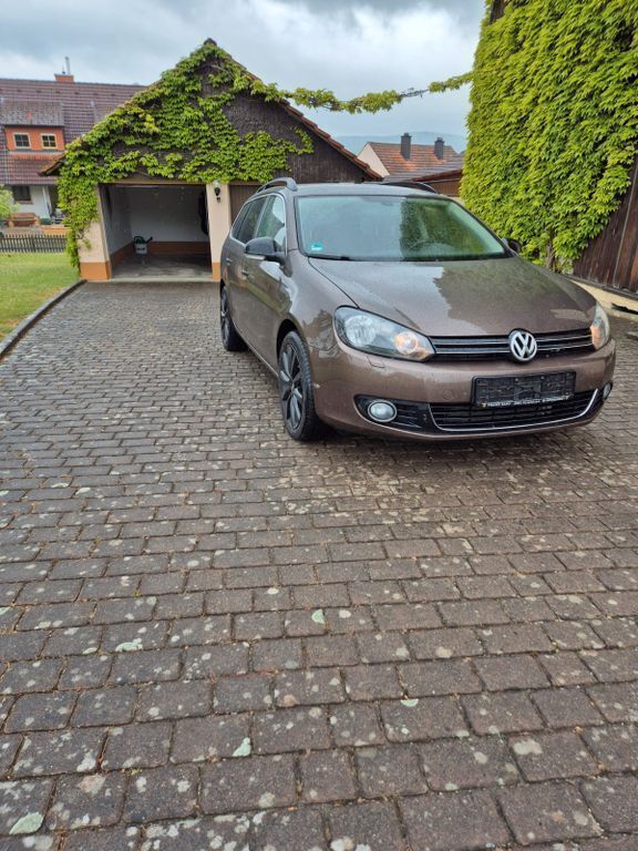 Braun Gebraucht 2011 VW Golf VI Comfortline Kombi | 3.100 € (Fairer Preis) - Bild 1/4