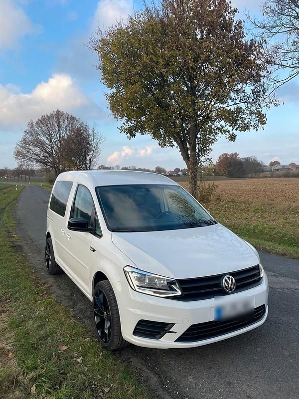 Weiß Gebraucht 2016 VW Caddy Van / Kleinbus | 13.400 € (Fairer Preis) - Bild 1/4