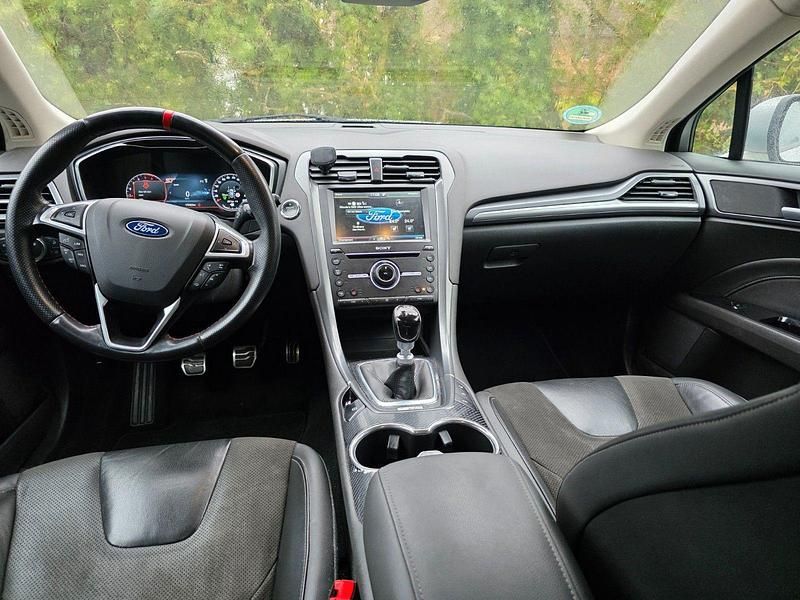 Gebraucht Ford Mondeo 179 PS (131 kW) 2014 Silber Limousine