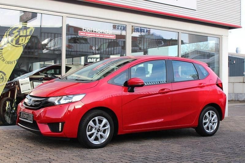 Gebraucht Honda Jazz Trend 102 PS (75 kW) 2016 Rot Kleinwagen
