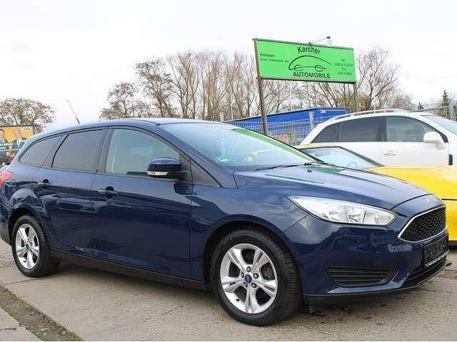 Gebraucht Ford Focus Trend 101 PS (74 kW) 2016 Blazerblau Kombi