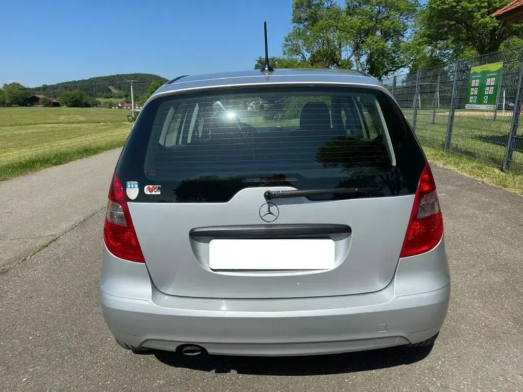 Gebraucht Mercedes A180 109 PS (80 kW) 2012 Silber Limousine