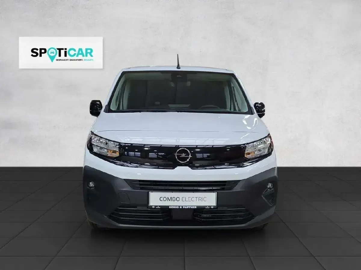 Neu Opel Combo-e Life Basis 100 kW (136 PS) 2025 Weiß Van / Kleinbus