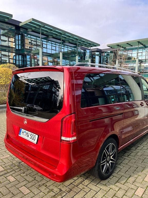 Rot Gebraucht 2021 Mercedes V250 Edition Van / Kleinbus | 41.500 € (Superpreis) - Bild 1/4