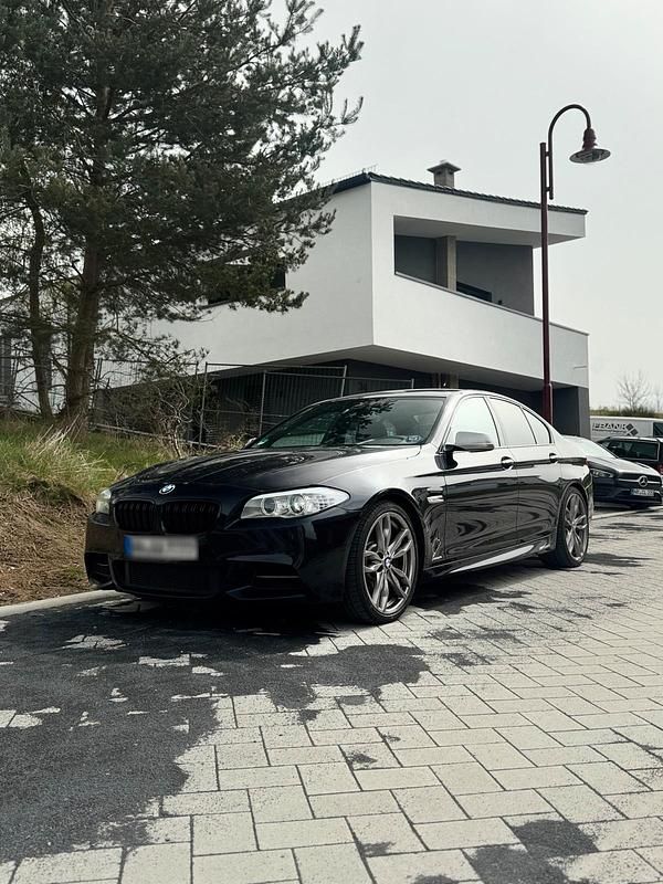 Używany BMW M550 381 KM (280 kW) 2013 Czarny Sedan/Limuzyna