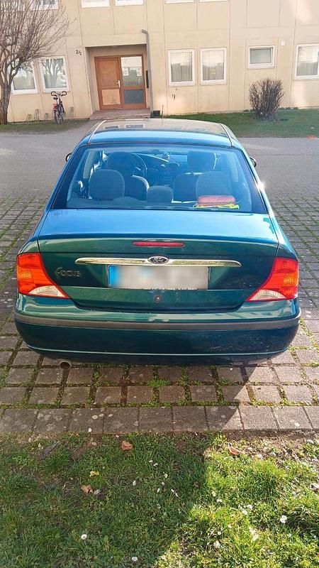 Usata Ford Focus 115 CV (84 kW) 2002 Verde Utilitaria