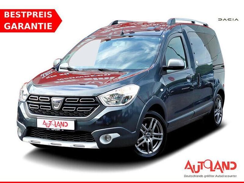 Grau Gebraucht 2020 Dacia Dokker Stepway Van | 18.990 € (Teuer) - Bild 1/4