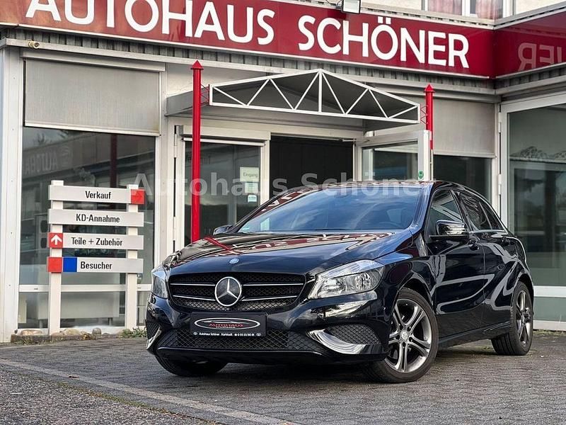 Schwarz Gebraucht 2015 Mercedes A180 Limousine | 11.950 € (Fairer Preis) - Bild 1/4