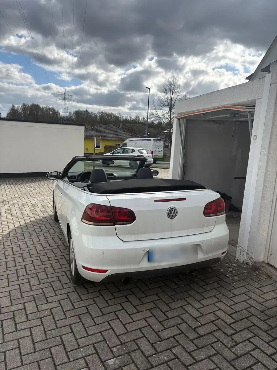 Gebraucht VW Golf 105 PS (77 kW) 2011 Weiß Cabrio