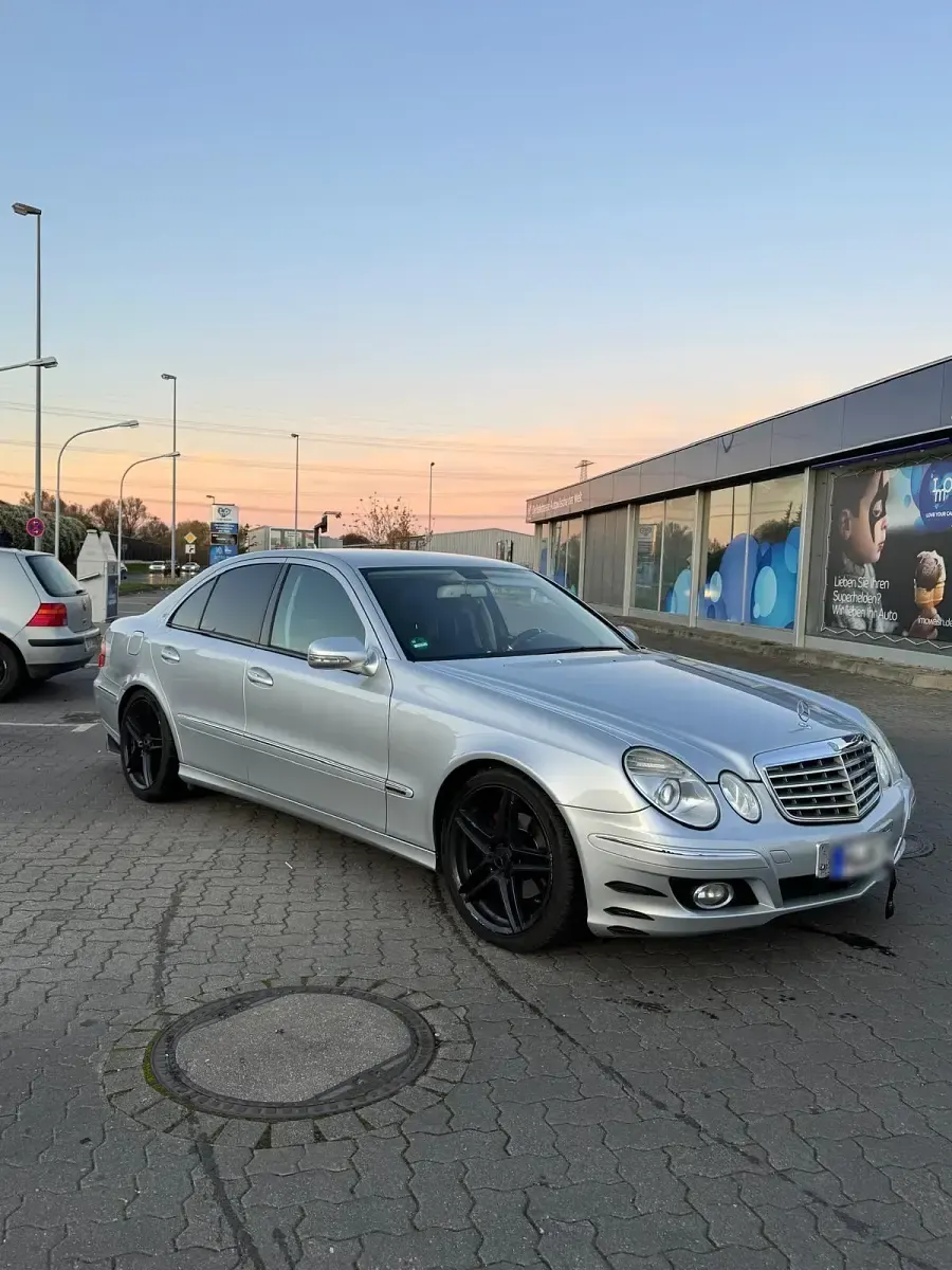 Gebraucht Mercedes E320 224 PS (164 kW) 2006 Silber Limousine