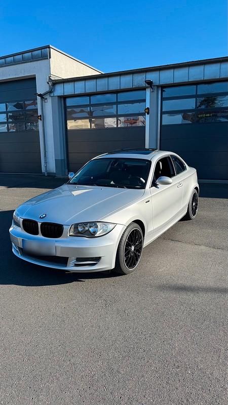 Gebraucht BMW 123 Coupé Performance 204 PS (150 kW) 2009 Silber Coupé