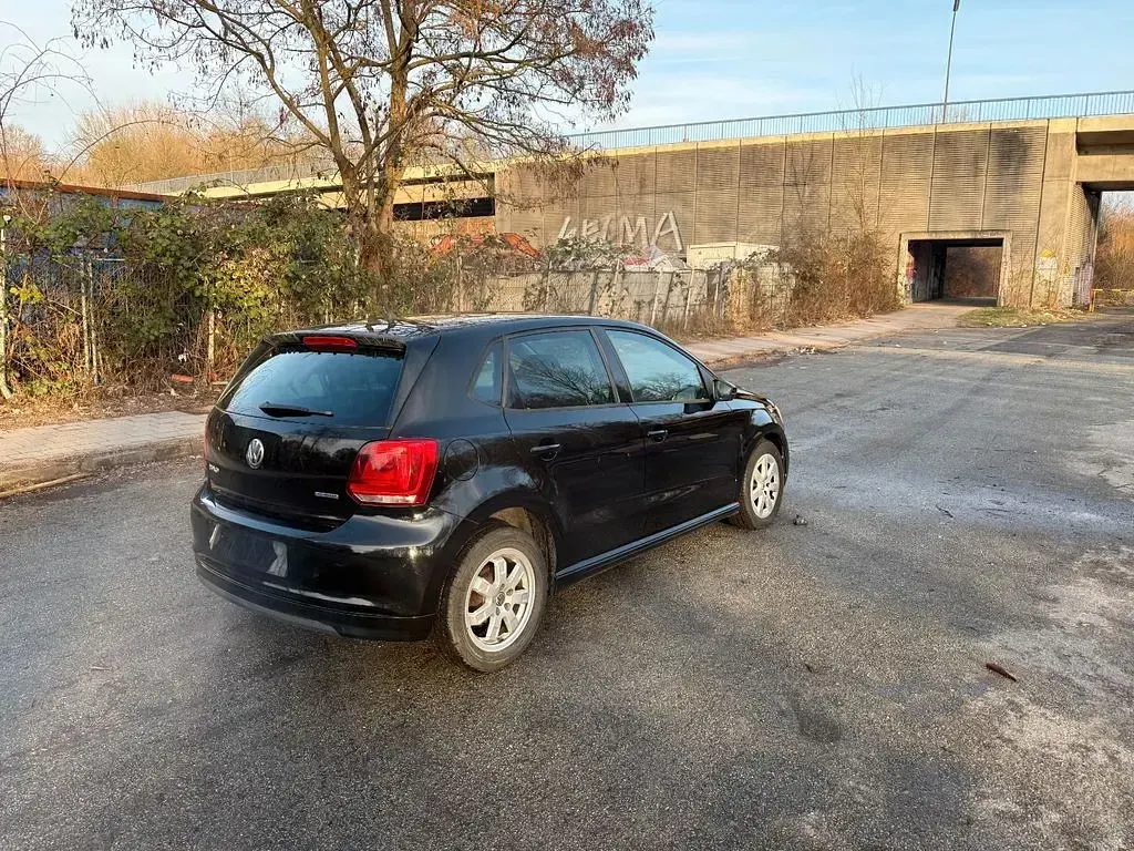 Gebraucht VW Polo 75 PS (55 kW) 2011 Schwarz Kleinwagen