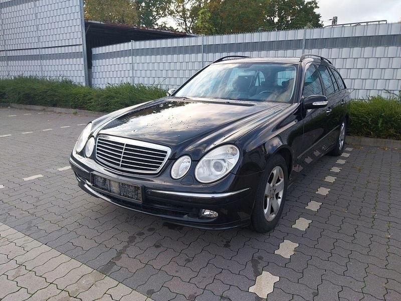 Gebraucht Mercedes E280 Avantgarde 177 PS (130 kW) 2004 Schwarz Limousine