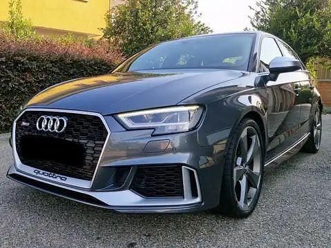 Grau Gebraucht 2019 Audi RS3 Sportback Sport Kleinwagen | 33.900 € (Fairer Preis) - Bild 1/4