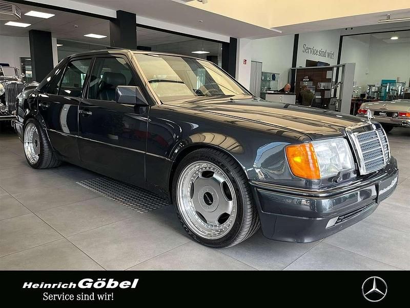 Gebraucht Mercedes E500 326 PS (239 kW) 1992 Blauschwarz Limousine