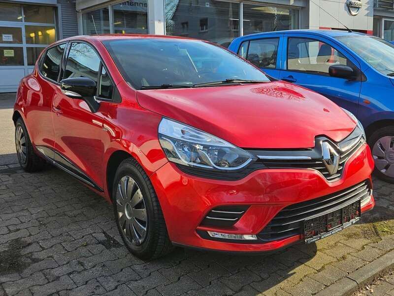 Feuerrot Gebraucht 2017 Renault Clio IV LIMITED Kleinwagen | 9.999 € (Etwas zu teuer) - Bild 1/4