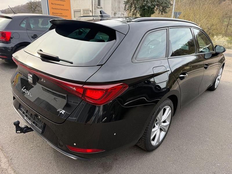 Second-hand Seat Leon FR 150 CP (110 kW) 2021 Negru Berlinǎ