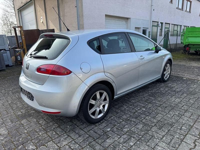 Gebraucht Seat Leon Stylance 105 PS (77 kW) 2005 Silber Kleinwagen
