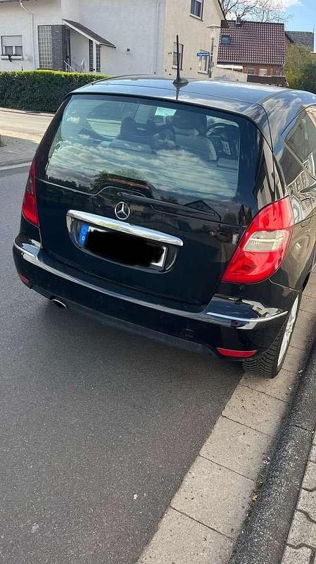 Gebraucht Mercedes A160 95 PS (69 kW) 2010 Schwarz Kleinwagen