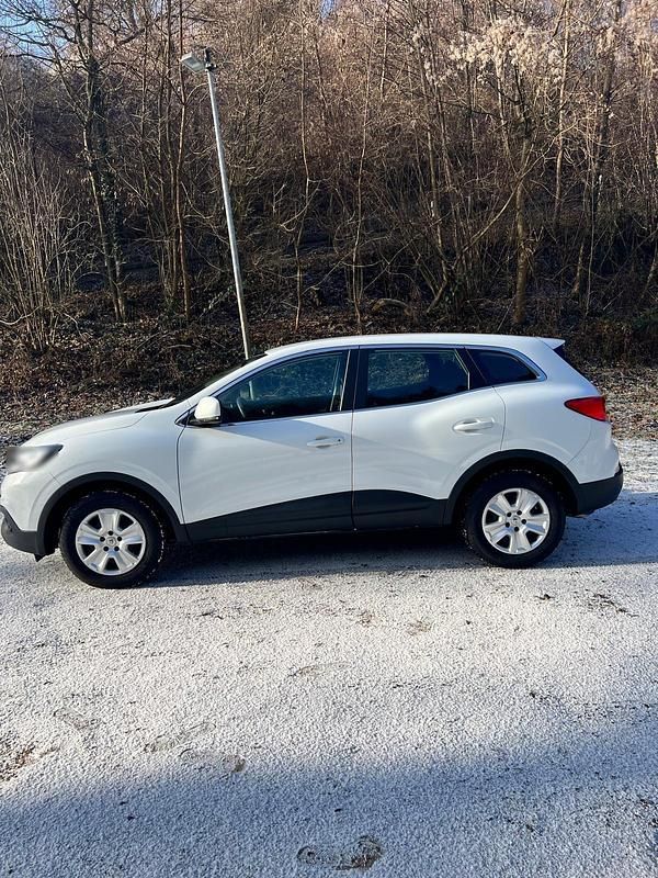 Gebraucht Renault Kadjar Life 140 PS (102 kW) 2019 Weiß SUV