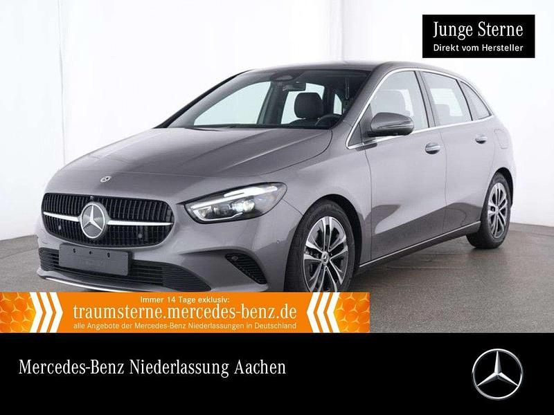 Grau Gebraucht 2024 Mercedes B200 Advanced Plus Van / Kleinbus | 33.990 € (Teuer) - Bild 1/3