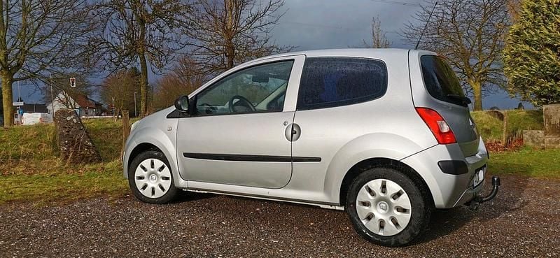 Gebraucht Renault Twingo 76 PS (55 kW) 2008 Silber Kleinwagen