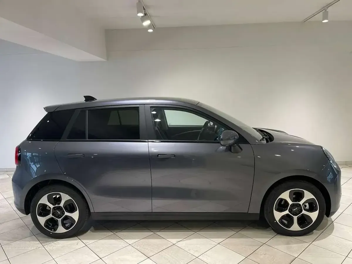 Neu JAC E30X 100 kW (136 PS) 2026 Grau Kleinwagen