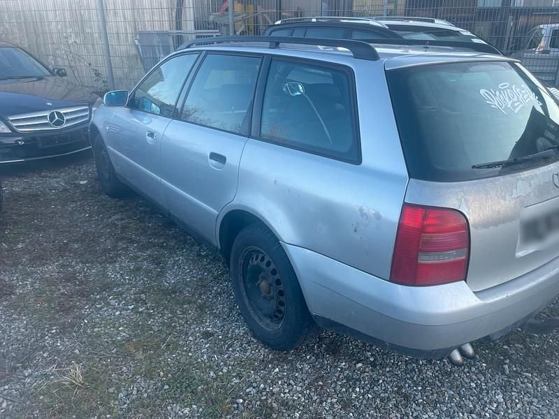 Gebraucht Audi A4 110 PS (80 kW) 1999 Silber Kombi