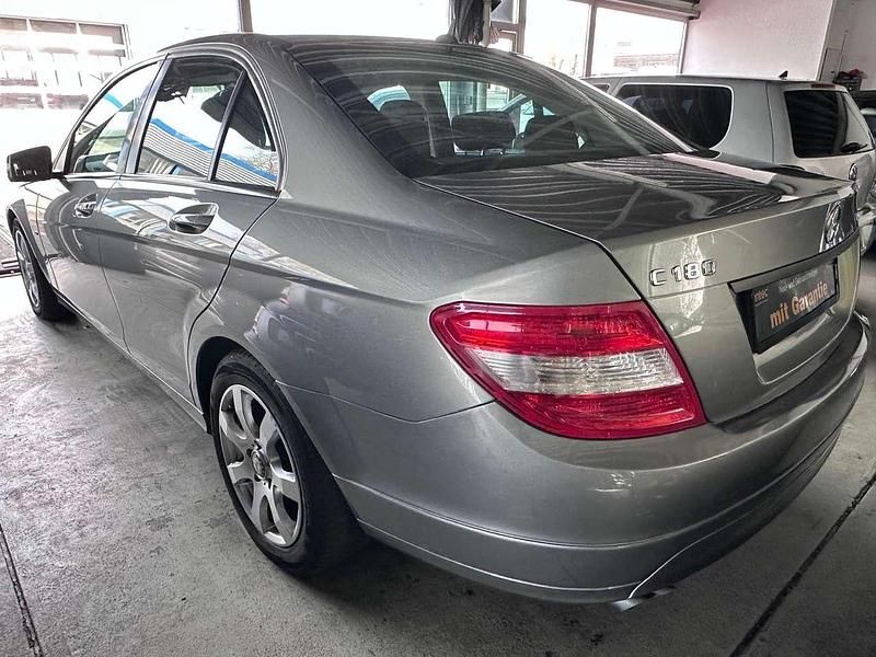 Gebraucht Mercedes C180 156 PS (114 kW) 2010 Palladiumsilber  metalliclack Limousine