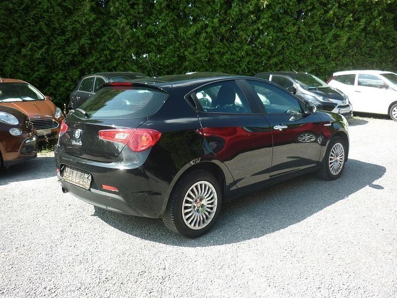 Gebraucht Alfa Romeo Giulietta 120 PS (88 kW) 2012 Schwarz Kleinwagen