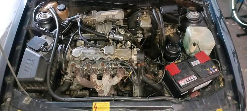 Gebraucht Opel Vectra 160 PS (117 kW) 1990 Schwarz Kleinwagen