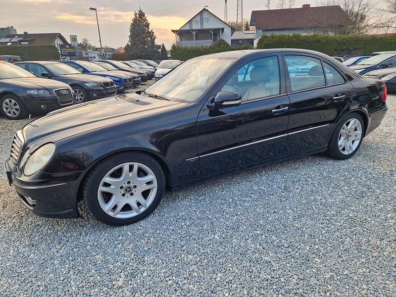 Gebraucht Mercedes E200 184 PS (135 kW) 2008 Schwarz Limousine