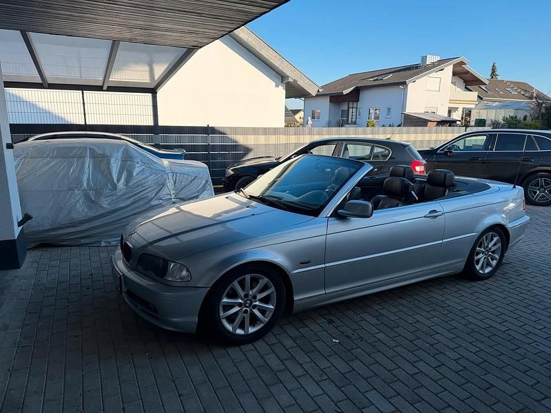 Gebraucht BMW 320 Cabriolet 170 PS (125 kW) 2002 Silber Cabrio