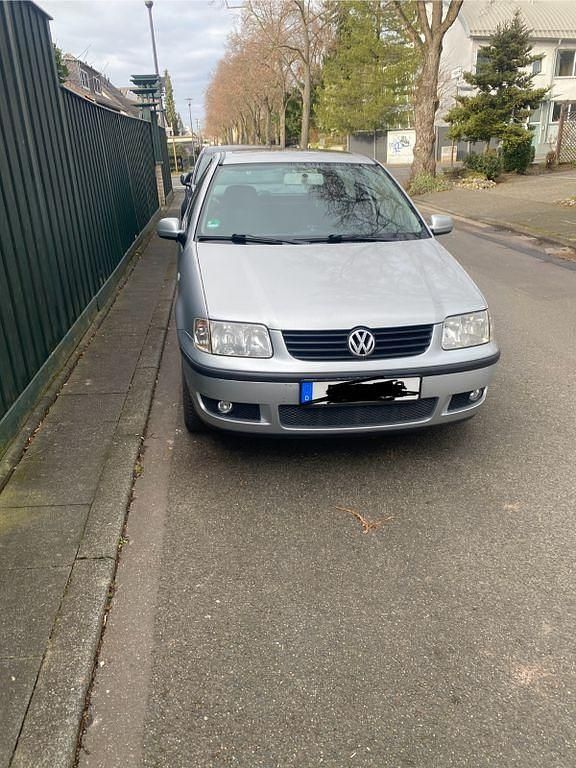 Gebraucht VW Polo Basis 60 PS (44 kW) 2000 Silber Limousine