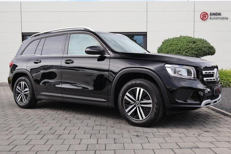 Nachtschwarz Gebraucht 2022 Mercedes GLB200 SUV | 28.980 € (Guter Preis) - Bild 1/4