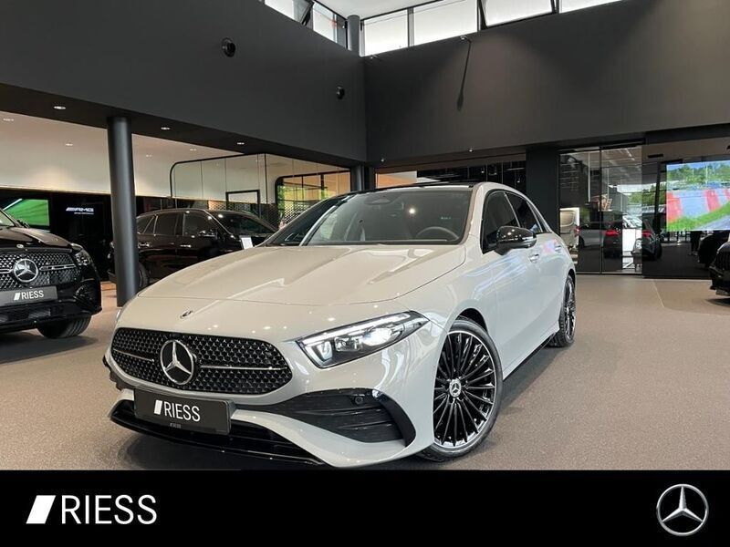 Grau Gebraucht 2025 Mercedes A200 AMG Limousine | 43.700 € - Bild 1/4