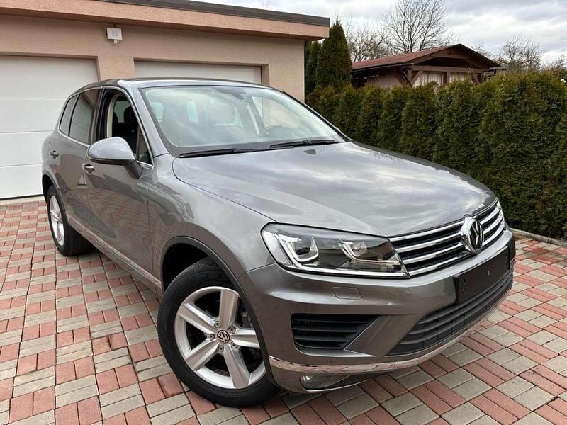 Grau Gebraucht 2016 VW Touareg SUV | 18.200 € (Fairer Preis) - Bild 1/4