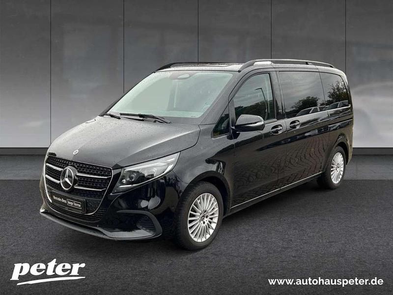 Obsidianschwarz metallic Gebraucht 2025 Mercedes V220 Style Van / Kleinbus | 63.990 € - Bild 1/4