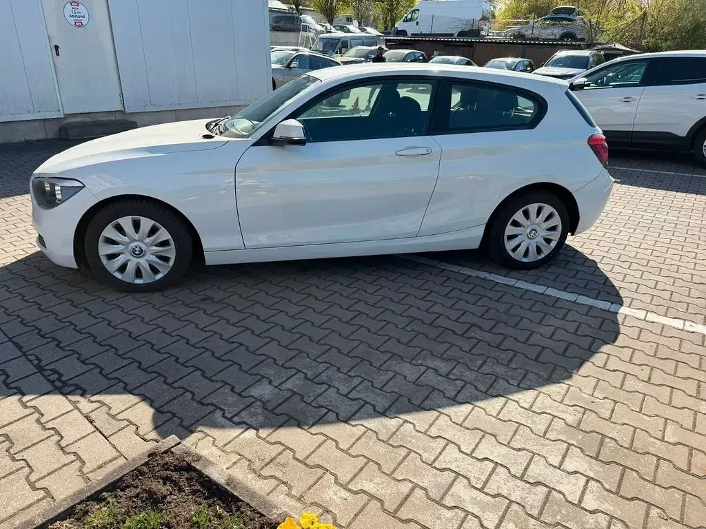 Gebraucht BMW 114 102 PS (75 kW) 2012 Weiß Kleinwagen