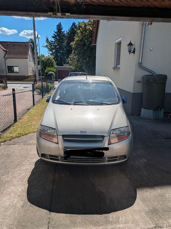 Grau Gebraucht 2002 Chevrolet Kalos SE Limousine | 1.500 € (Fairer Preis) - Bild 1/4