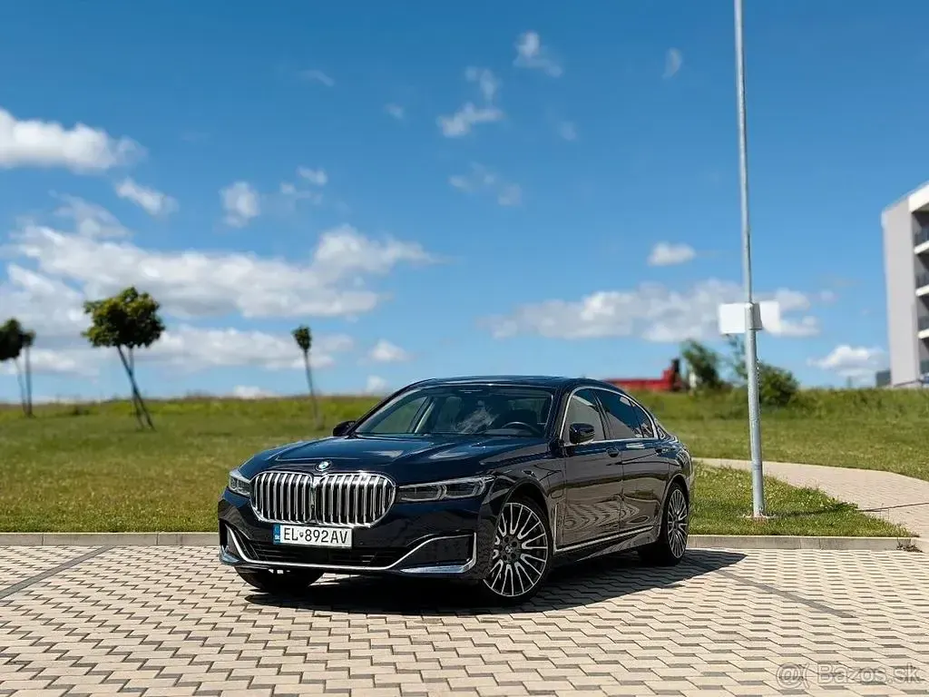 Gebraucht BMW 745e 394 PS (289 kW) 2020 Blau Limousine