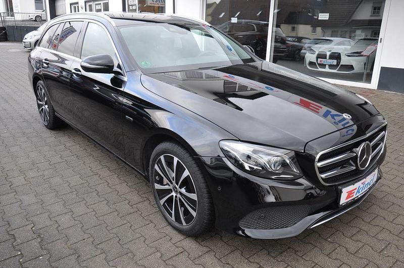 Gebraucht Mercedes E300 194 PS (142 kW) 2020 Schwarz Kombi