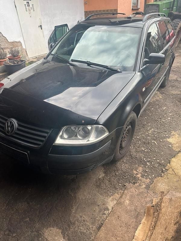 Gebraucht VW Passat 131 PS (96 kW) 2003 Schwarz Kombi