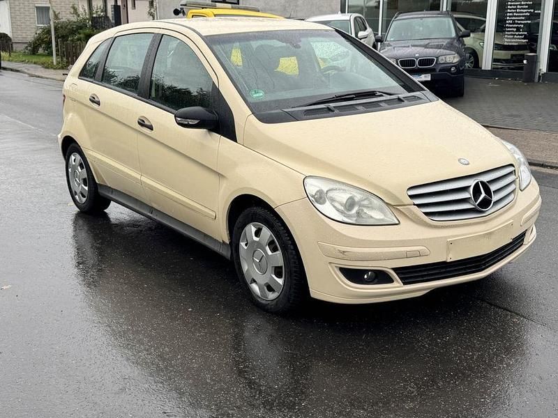 Gebraucht Mercedes B180 109 PS (80 kW) 2007 Beige Van / Kleinbus